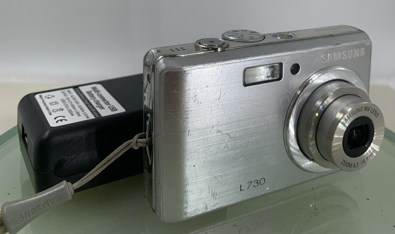 SAMSUNG L730 7.2 MEGA PIXEL DIGITAL CAMERA WITH CHARGER +2GB CARD TESTED - 2590