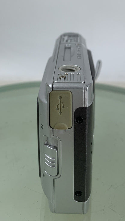 Vivitar Vivicam 3780s 3.0MP COMPACT DIGITAL CAMERA SILVER NOBATTERY TESTED - 2563