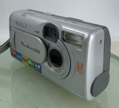 CANON POWERSHOT A300 SILVER DIGITAL CAMERA NO CHARGER NO CARD TESTED - 3042