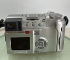 Olympus C-750 Ultra Zoom Digital Compact Camera 4MP SILVER NO CARD TESTED - 235