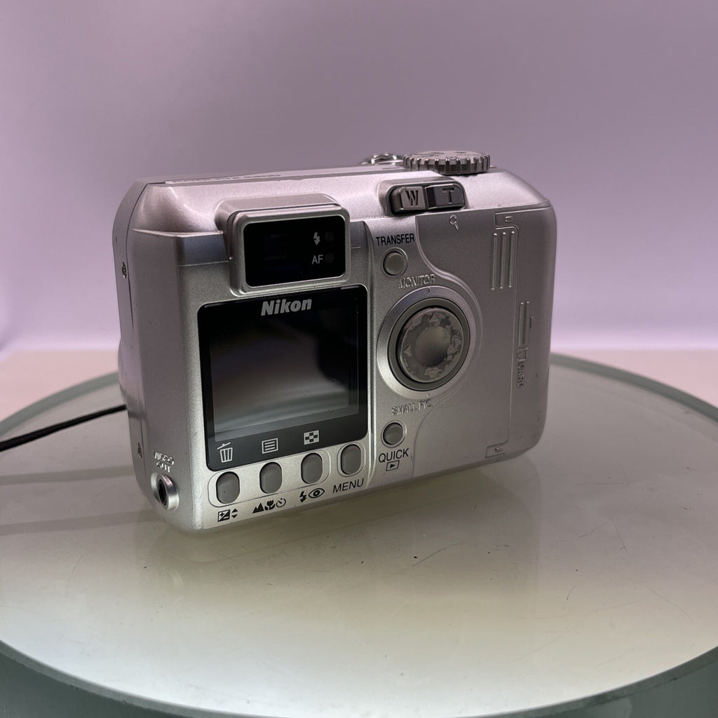 Nikon Coolpix 4300 4.0MP Compact Digital Camera Silver Tested Battery nocharger43
