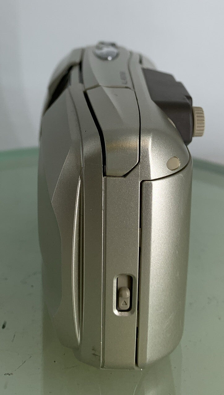 Olympus µmju:-III Zoom Wide 100 - 35mm Compact Film Camera Silver Point & Shoot3
