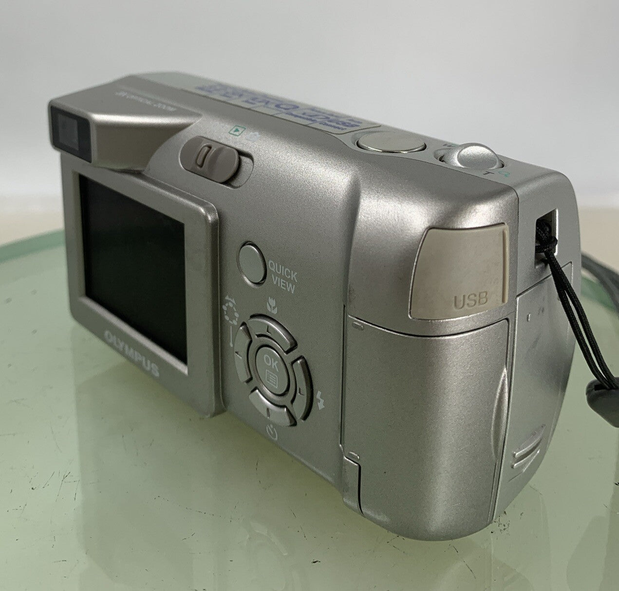 Olympus Digital Camera Camedia D-540 Zoom 3.2MP SILVER NO CHARGER TESTED - 2416