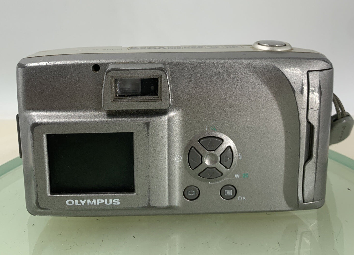 Olympus Camedia D-380 2MP Digital Compact Camera SILVER NO CHARGER - TESTED - 95