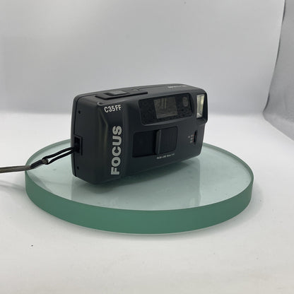 RARE BOOTS C35FF FOCUS RICOH LENS 1:4.5 35mm FILM CAMERA  MADE IN TAIWAN #861