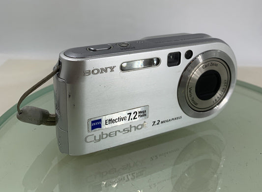 Sony Cyber-Shot DSC-P200 7.2MP Digital Camera WITH 512MB SD CARD TESTED - 9080