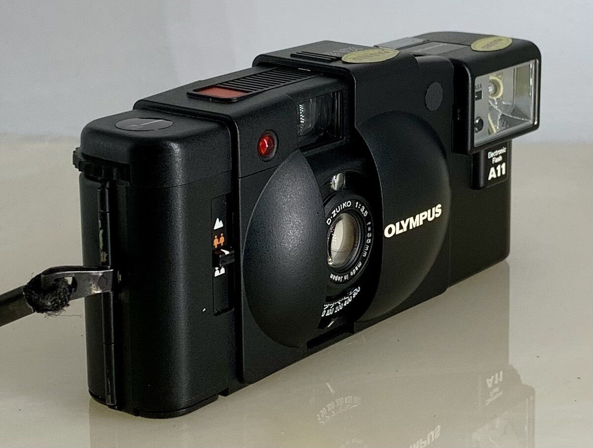 OLYMPUS XA2 Compact Camera 35mm Flash A11 D.ZUIKO 35mm f3.5 TESTED , mju 752