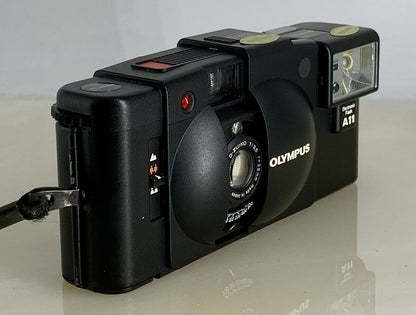 OLYMPUS XA2 Compact Camera 35mm Flash A11 D.ZUIKO 35mm f3.5 TESTED , mju 752