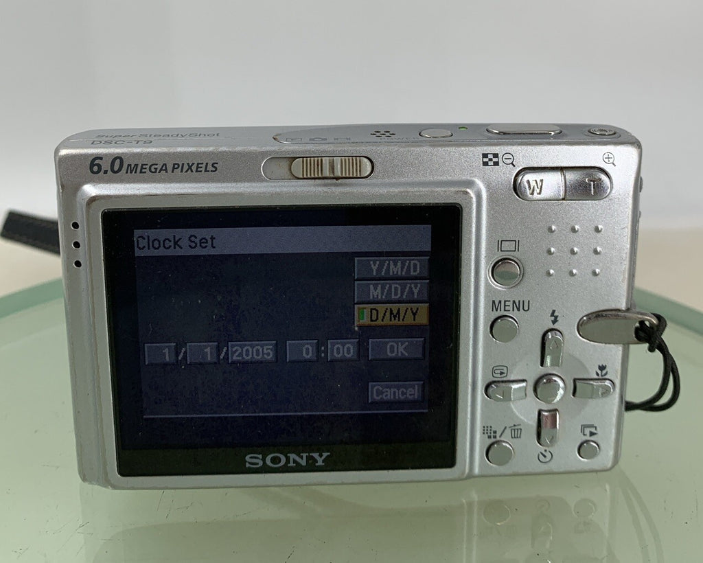 Sony Digital Camera Cybershot DSC-T9 6.0MP SILVER +CHARGER +COVER TESTED - 765