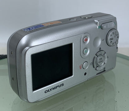 Olympus FE-120 6MP COMPACT DIGITAL CAMERA SILVER WITH COVER + WIRE TESTED - 464