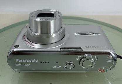 Panasonic Lumix DMC-FX01 6mp Digital Camera SILVER +CHARGER +COVER TESTED - 3207