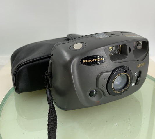 Praktica Sport SP301 32mm Fixed Focus Motor wind Camera with Case - TESTED - 8560