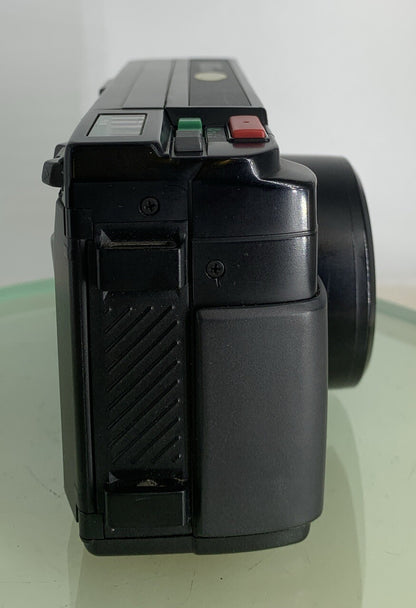 PENTAX IQ Zoom 35 mm Film POINT AND SHOOT CAMERA BLACK NO BATTERY - TESTED - 8477