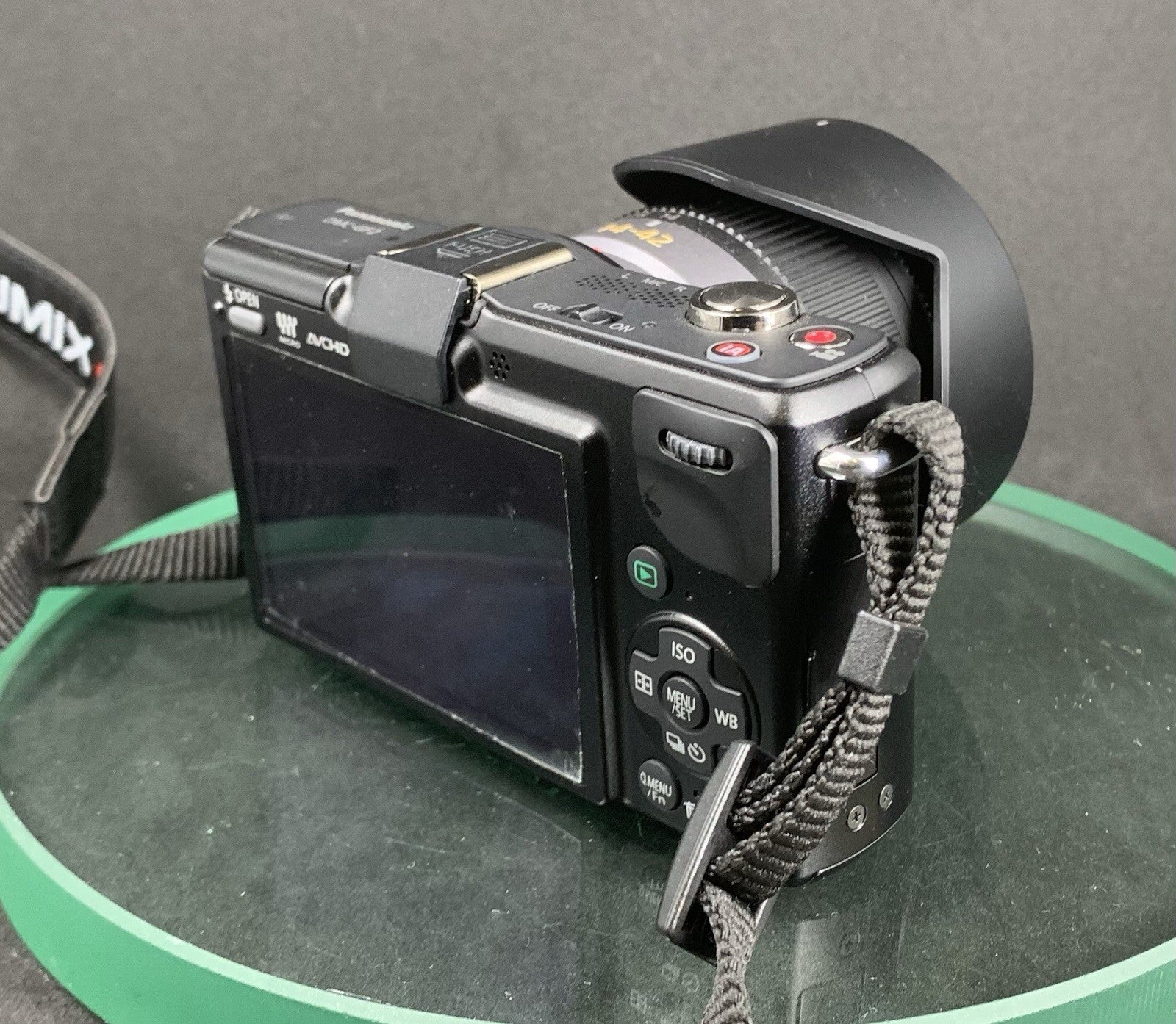 Panasonic LUMIX DMC-GF2 12.1 MP Digital Camera+G Vario 3.5-5.6/14-42 52mm Lens3
