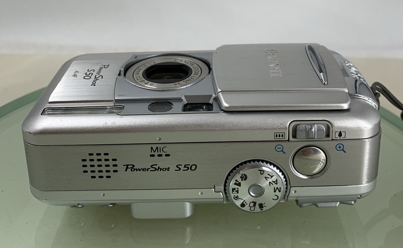 Canon Digital Camera PowerShot S50 5.0MP SILVER WITH CHARGER TESTED - 1717