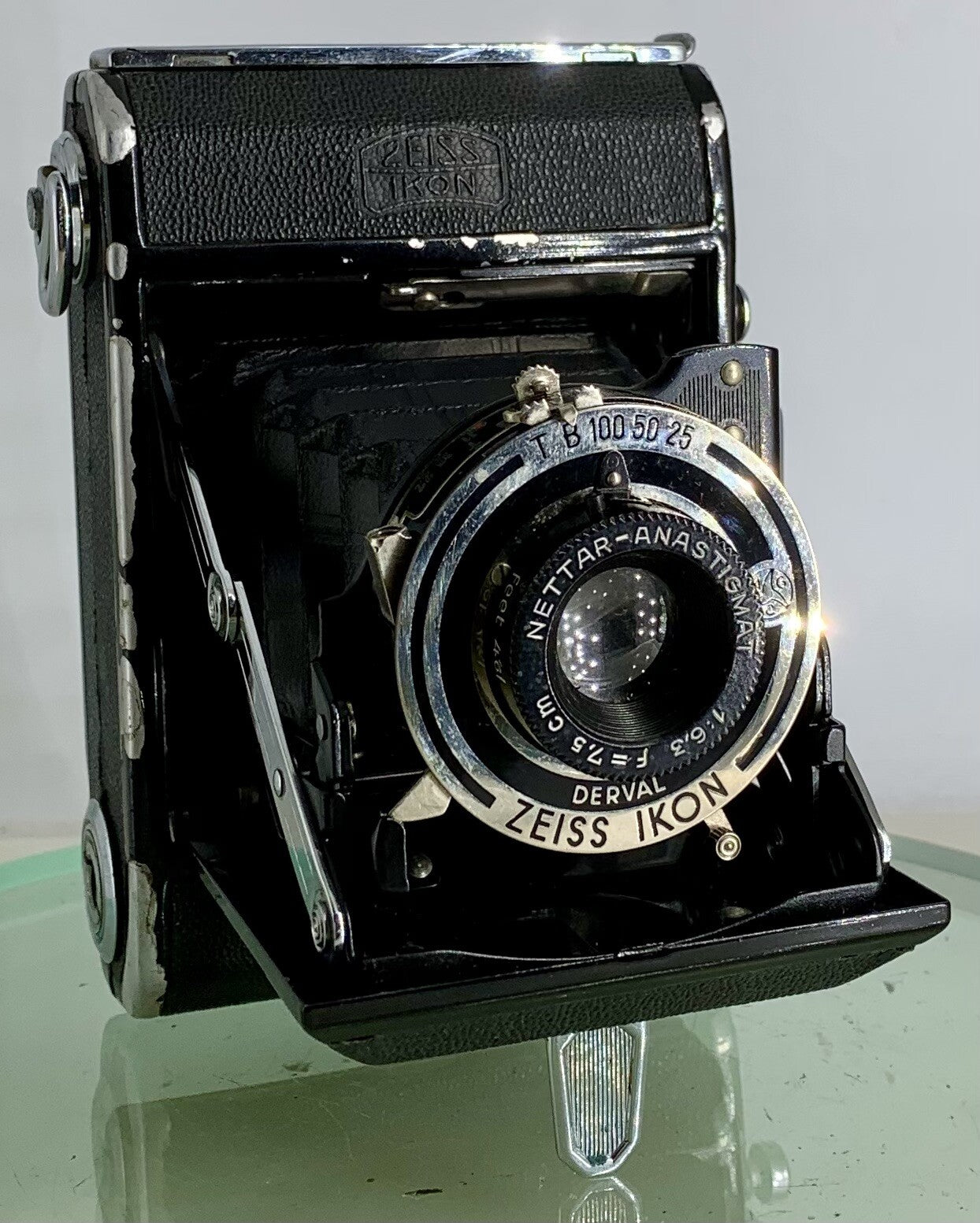 Zeiss Ikon Nettar 515 Camera Nettar Anastigmat 75mm f4.5 lens Derval shutter 6x90