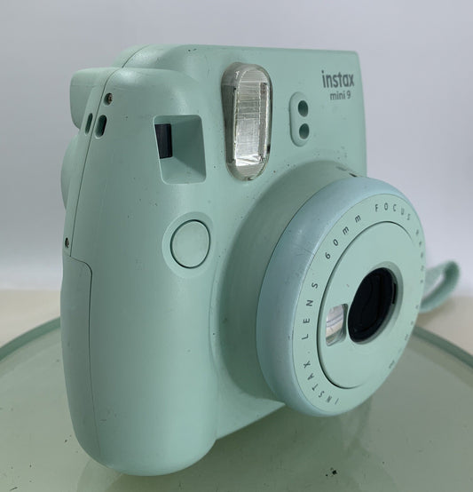 FUJIFILM INSTAX Mini 9 GREEN CAMERA GOOD CONDITION - TESTED - 3220