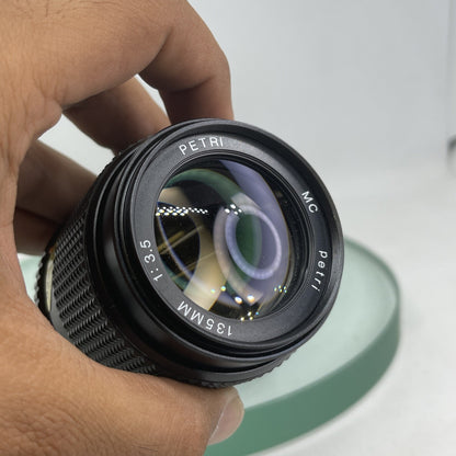 Pentax K mount fit Petri 135mm 1:3.5 prime lens, fits PK camera mount + Case 2246