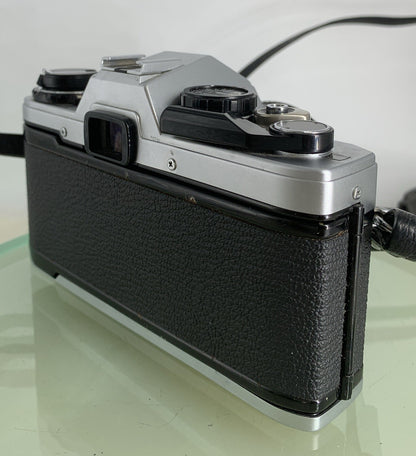 Olympus OM10 35mm SLR Film Camera + Vivitar 24mm 1:2.8 MC  Lens/ WORKING #2126