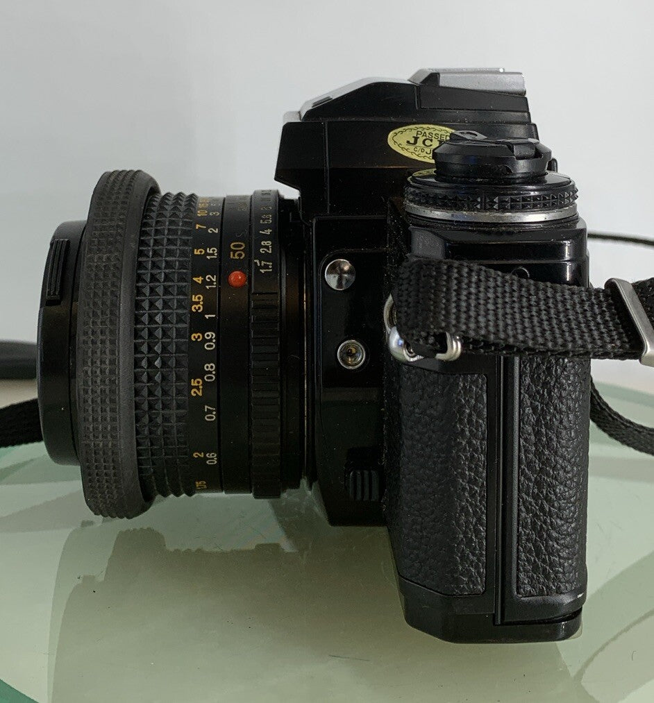 Minolta X-700 35mm Film SLR Manual Camera w-Minolta 50mm f/1.7 MD Lens ++ - #1813