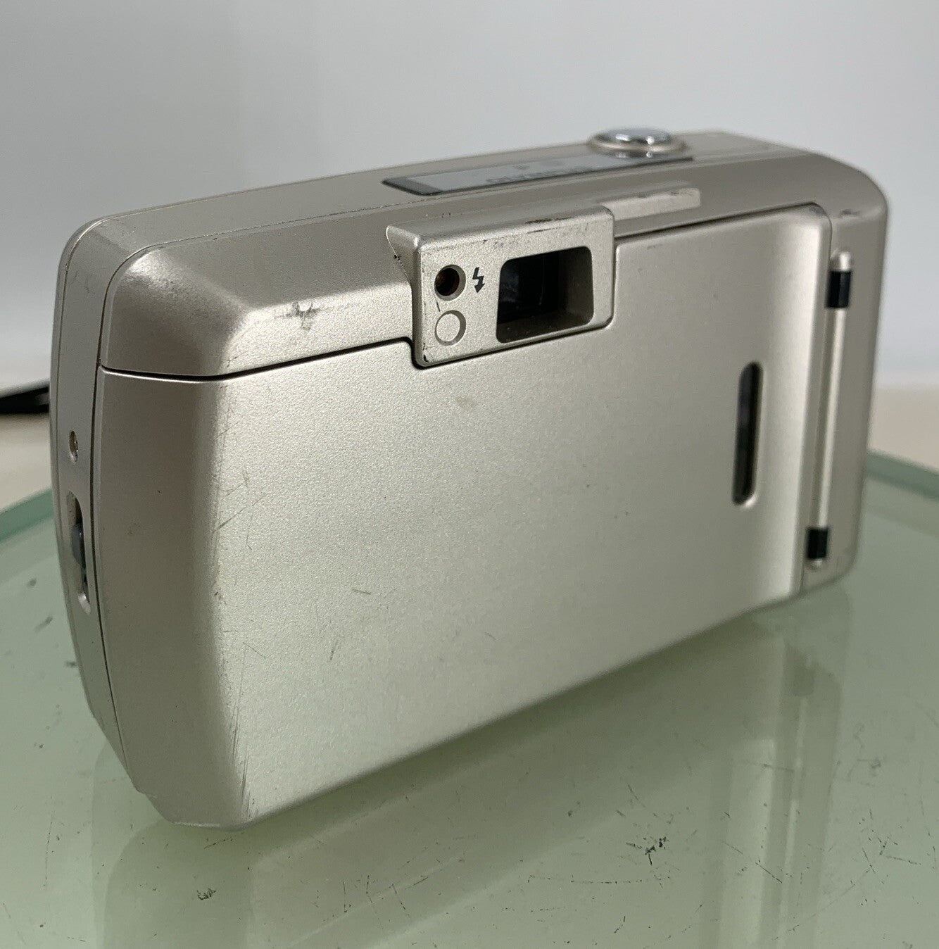 Olympus Trip 500 35mm Film Point and Shoot Camera NO BATTERY Silver TESTED - 3254
