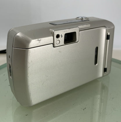Olympus Trip 500 35mm Film Point and Shoot Camera NO BATTERY Silver TESTED - 3254