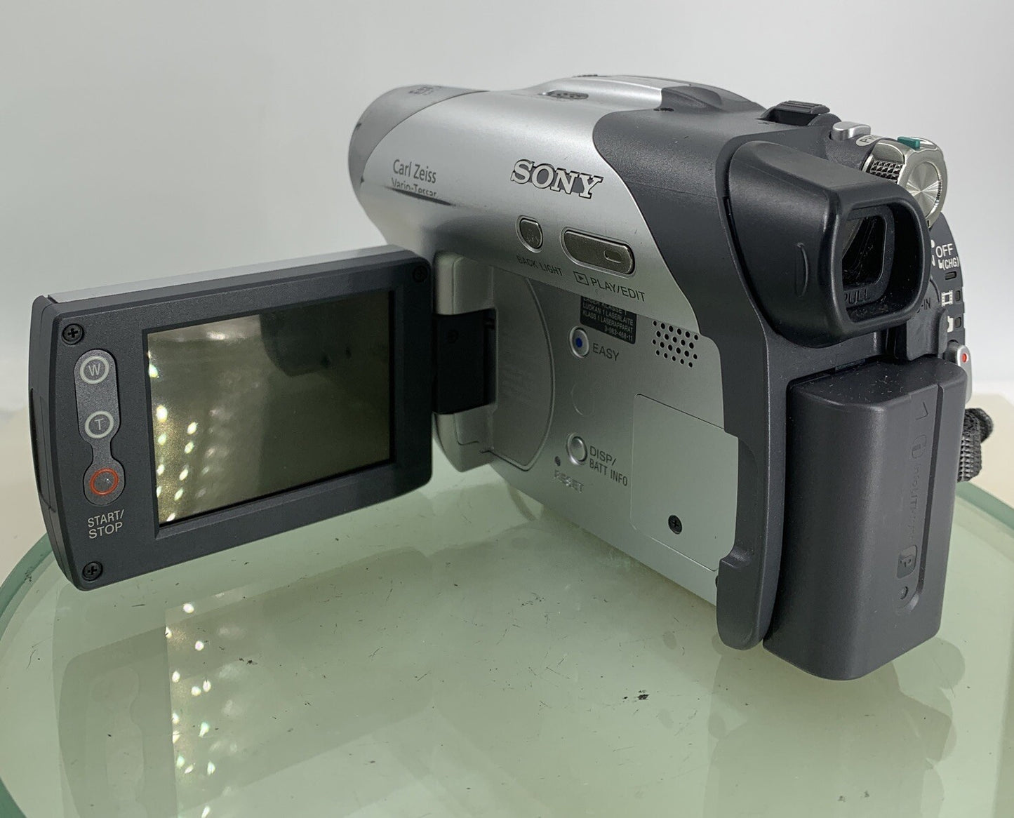 Sony Handycam DCR-DVD105 Carl Zeiss 20X Digital Camcorder with BAG-TESTED -1114