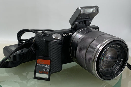 Sony Nex-5 14.2MP CAMERA 18-55mm Lens SILVER+CHARGER+WIRE+8GB CARD TESTED - 4750