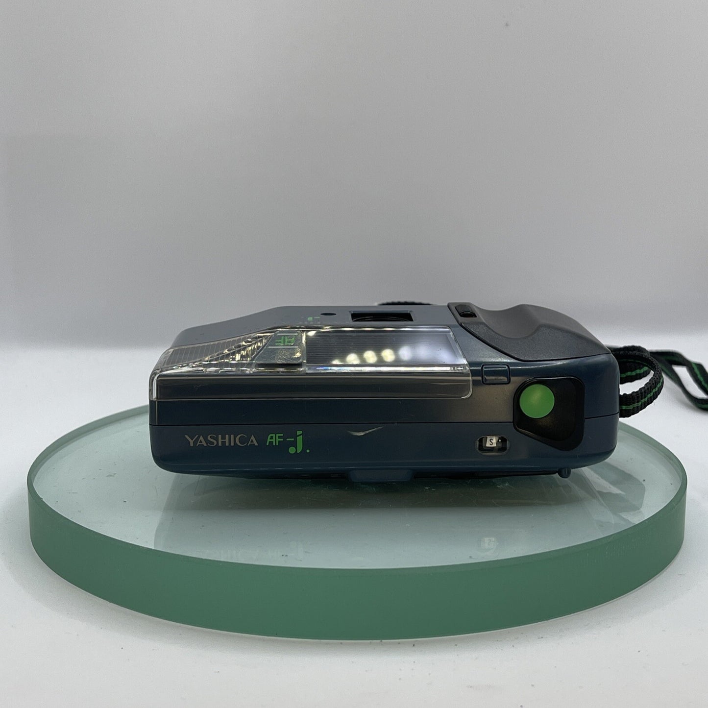 Kyocera Yashica AF-J motor 35mm film camera Tested Kyocera Lens 32mm 1:3.5 #1457