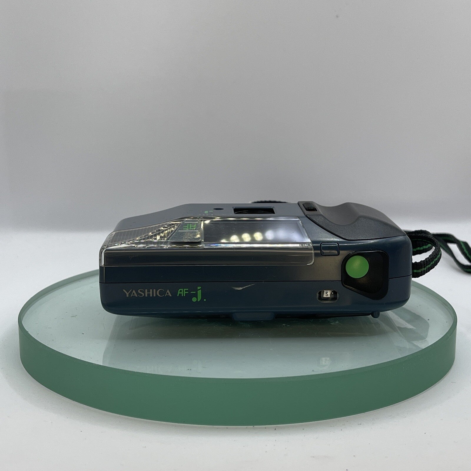 Kyocera Yashica AF-J motor 35mm film camera Tested Kyocera Lens 32mm 1:3.5 #1457
