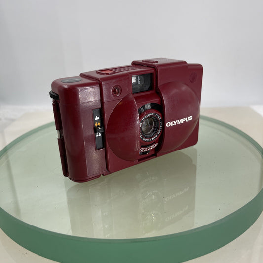 Rare Red Olympus XA 2 COMPACT FILM CAMERA w/ D. Zuiko 35mm F/3.5 Lens TESTED 9200