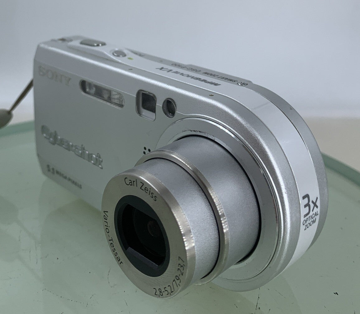 Sony Cyber Shot DSC-P100 5.1 MP SILVER + CHARGER + COVER NO CARD TESTED - 6742