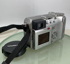 Olympus C-750 Ultra Zoom Digital Compact Camera 4MP SILVER NO CARD TESTED - 234