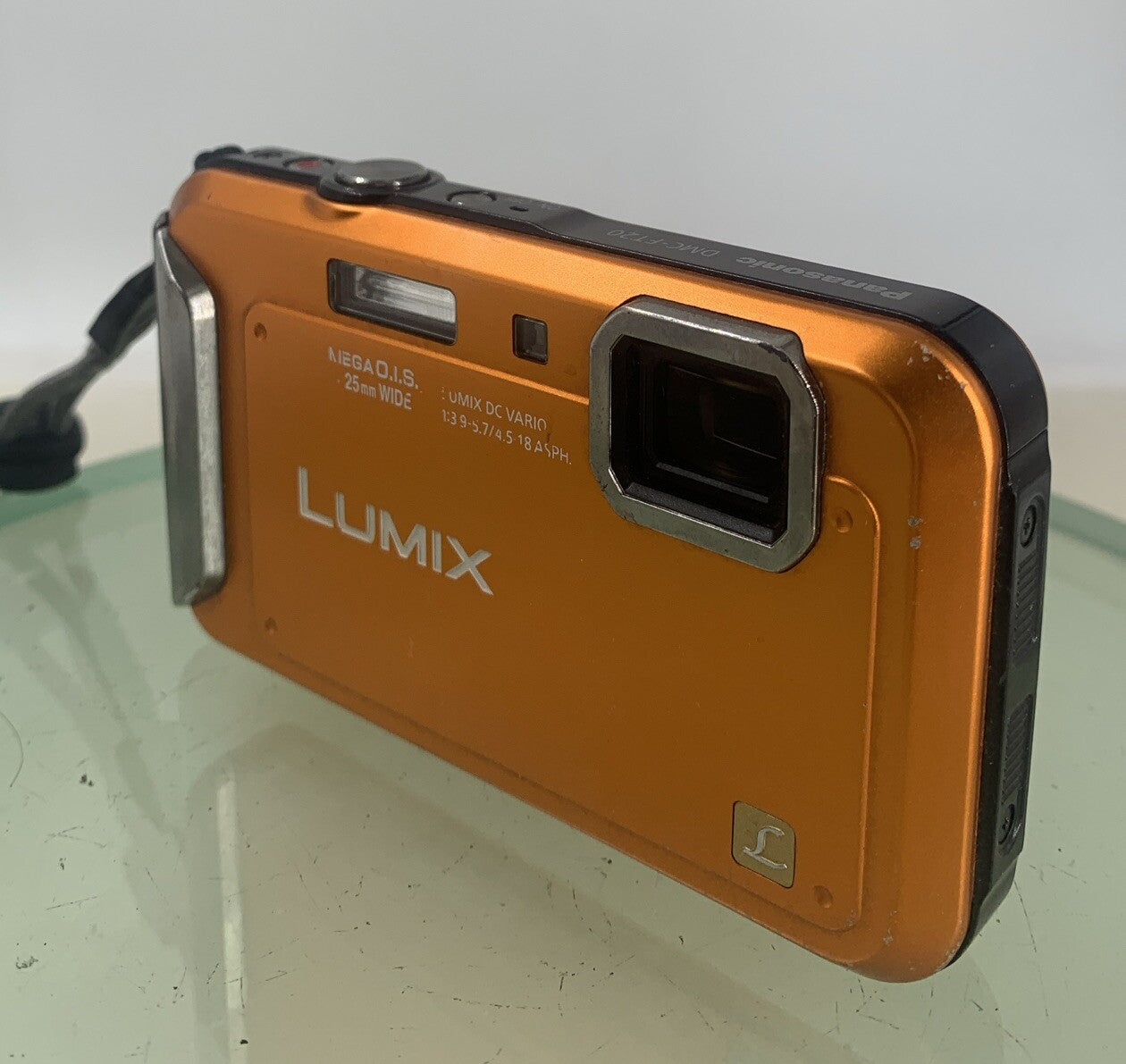 Panasonic Lumix DMC-FT20 Waterproof ORANGE Camera WITH CHARGER TESTED - 342