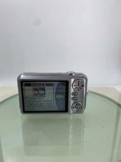Fujifilm Digital Camera FinePix JV160 14.0MP SILVER + CHARGER+ WIRE TESTED - 5804