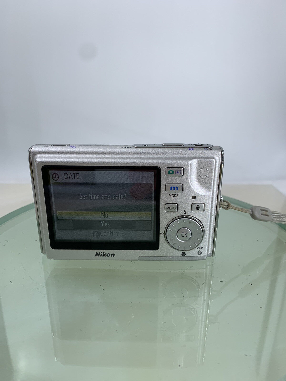 Nikon S5 COMPACT DIGITAL CAMERA SILVER 6.0 MP NO CARD NO CHARGER TESTED - 6813
