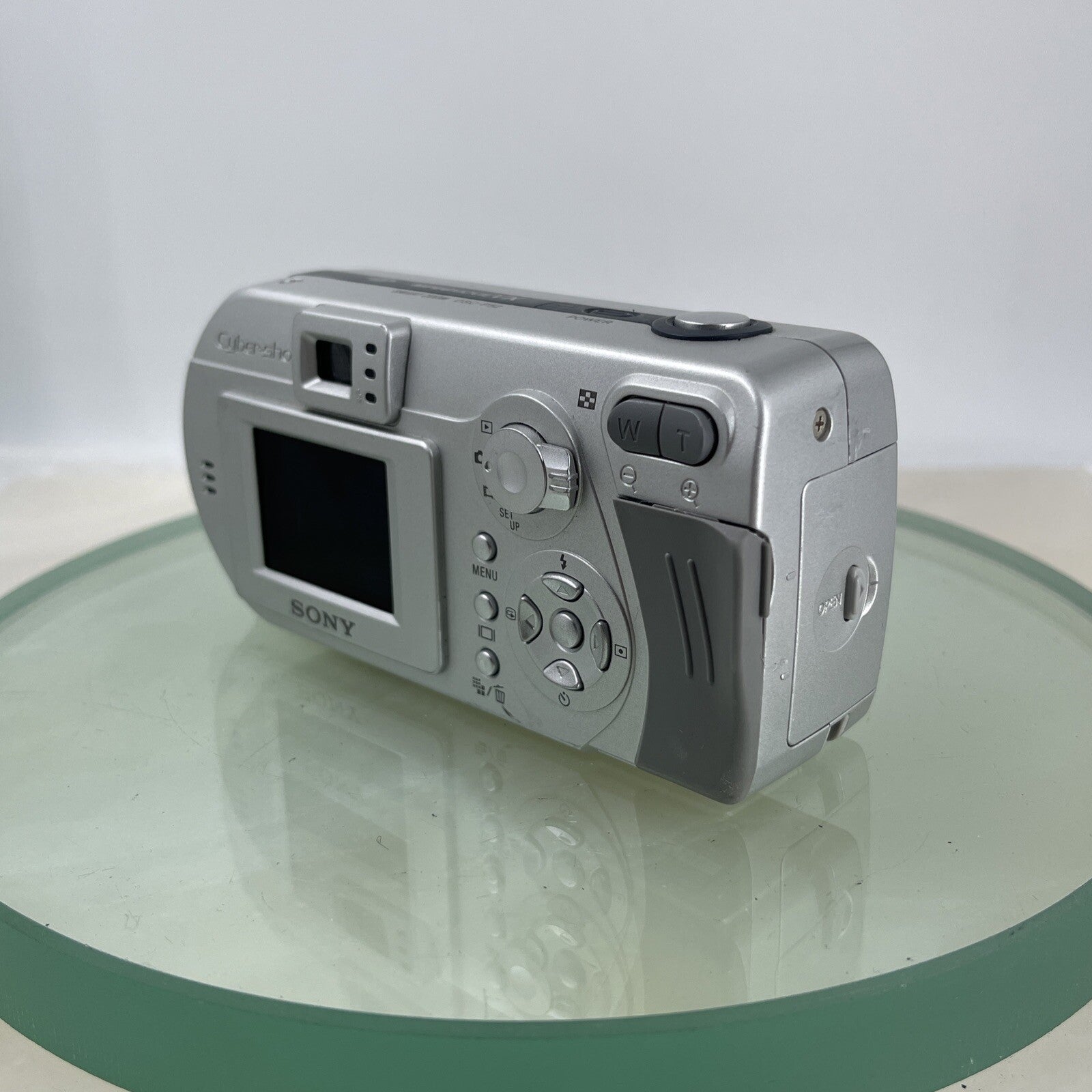 Sony Cyber-shot DSC-P52 3.2MP Digital Camera - Silver 16MB Memory Card #6775