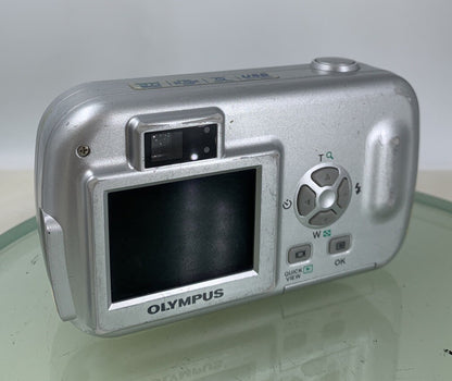 Olympus Camedia C-150 2.0MP-COMPACT DIGITAL CAMERA SILVER  - TESTED - 2415
