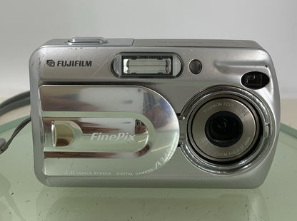 Fujifilm FinePix A340 4.0MP Compact Digital Camera Silver NO CARD TESTED - 5441