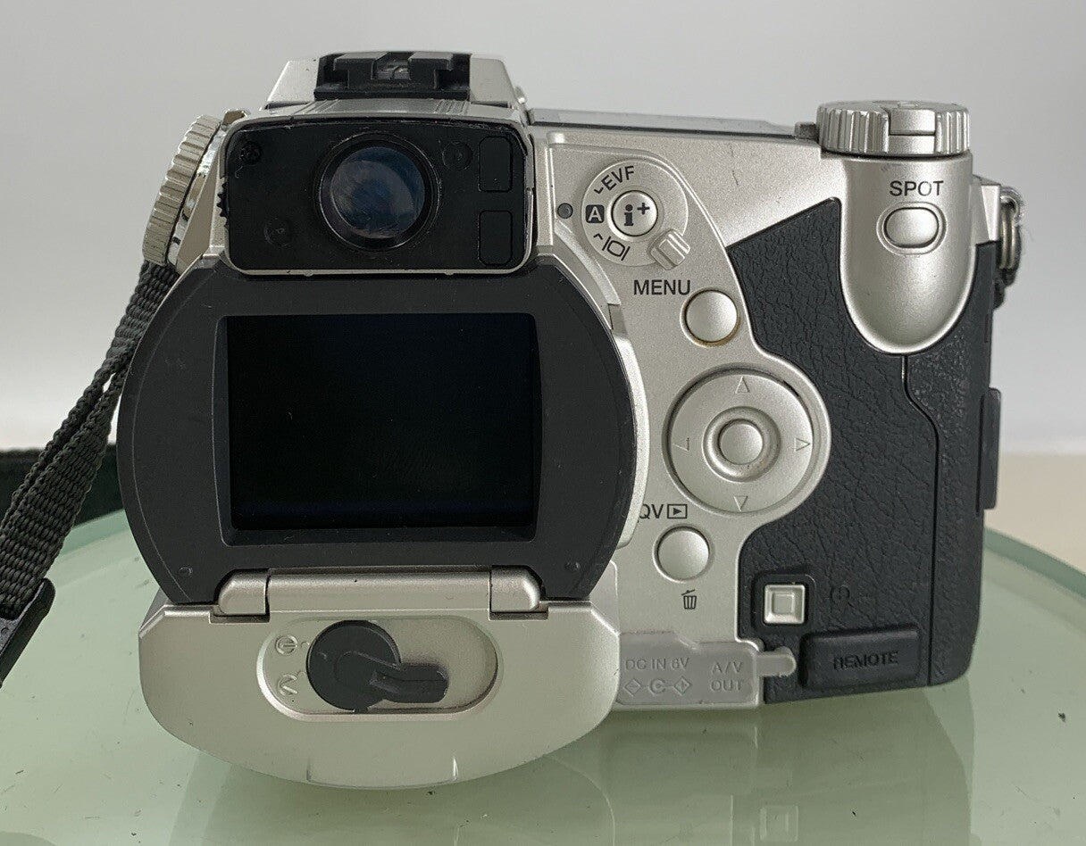 Konica MINOLTA DiMAGE 7i 5.0 MP DIGITAL CAMERA SILVER NO CARD TESTED - 6415