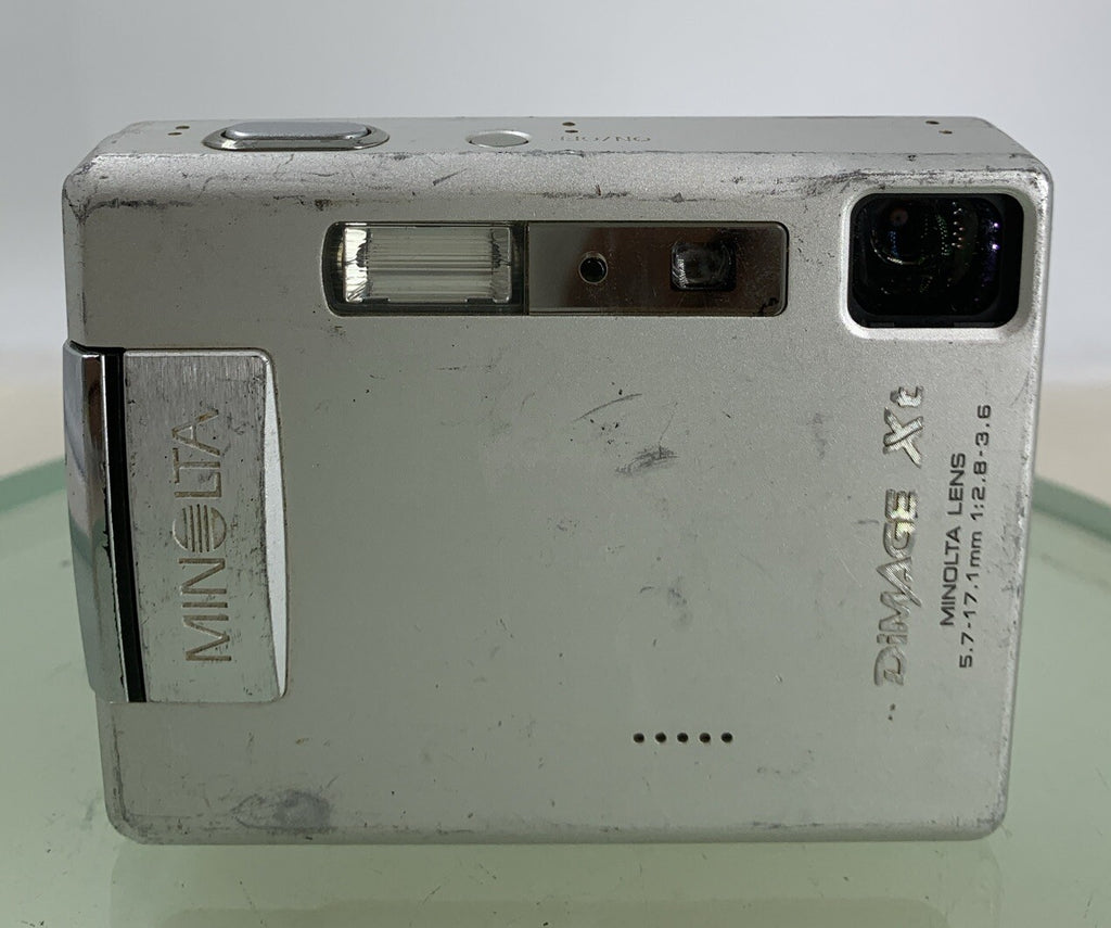Konica Minolta Dimage XT 3.2MP Compact Digital Camera WITH CHARGER TESTED - 8421