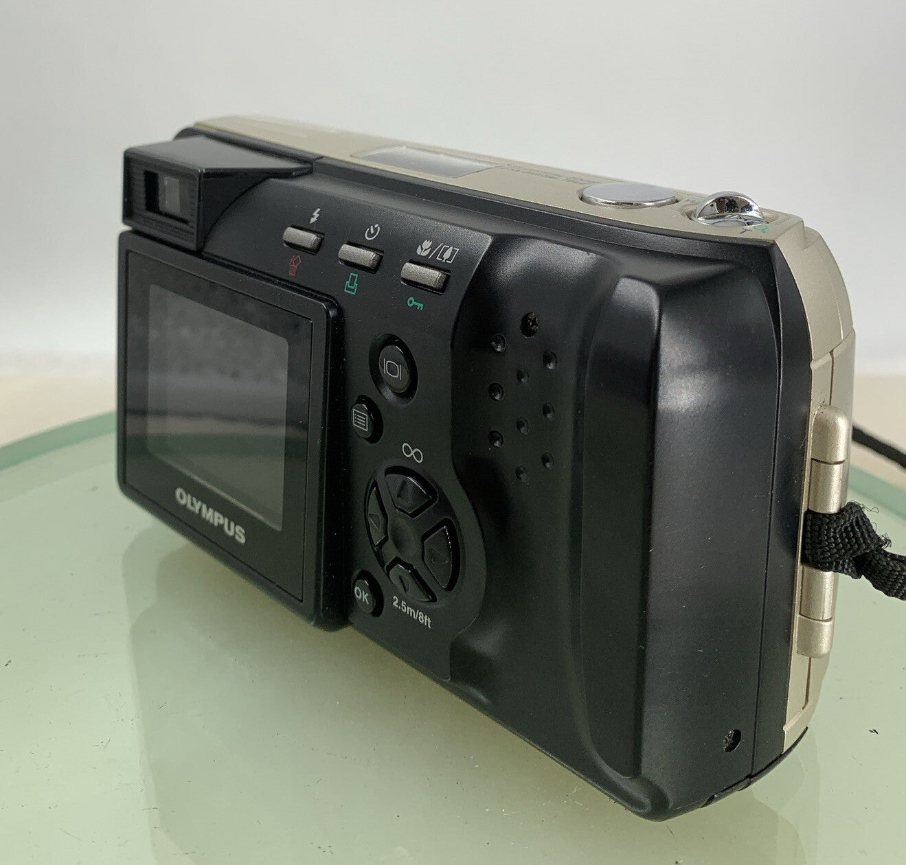 Olympus Camedia C-990 Zoom 2.1MP DIGITAL CAMERA + COVER SILVER TESTED - 4776