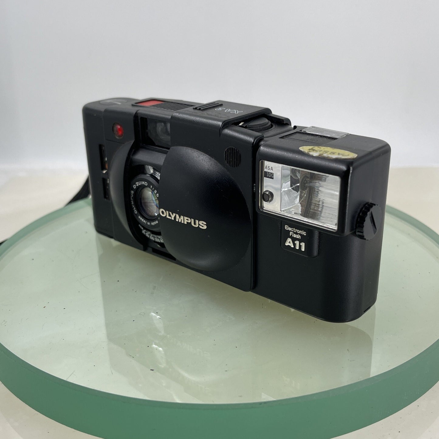 OLYMPUS XA2 Compact Camera 35mm Flash A11 D.ZUIKO 35mm f3.5 TESTED + Case  9242