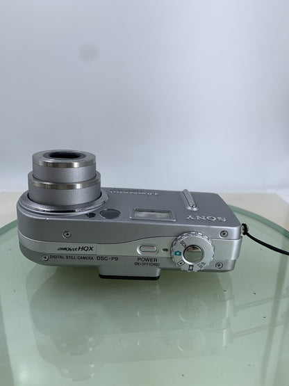SONY Cybershot DSC-P9 Digital Camera SILVER 4MP + CHARGER + WIRE TESTED - 6806