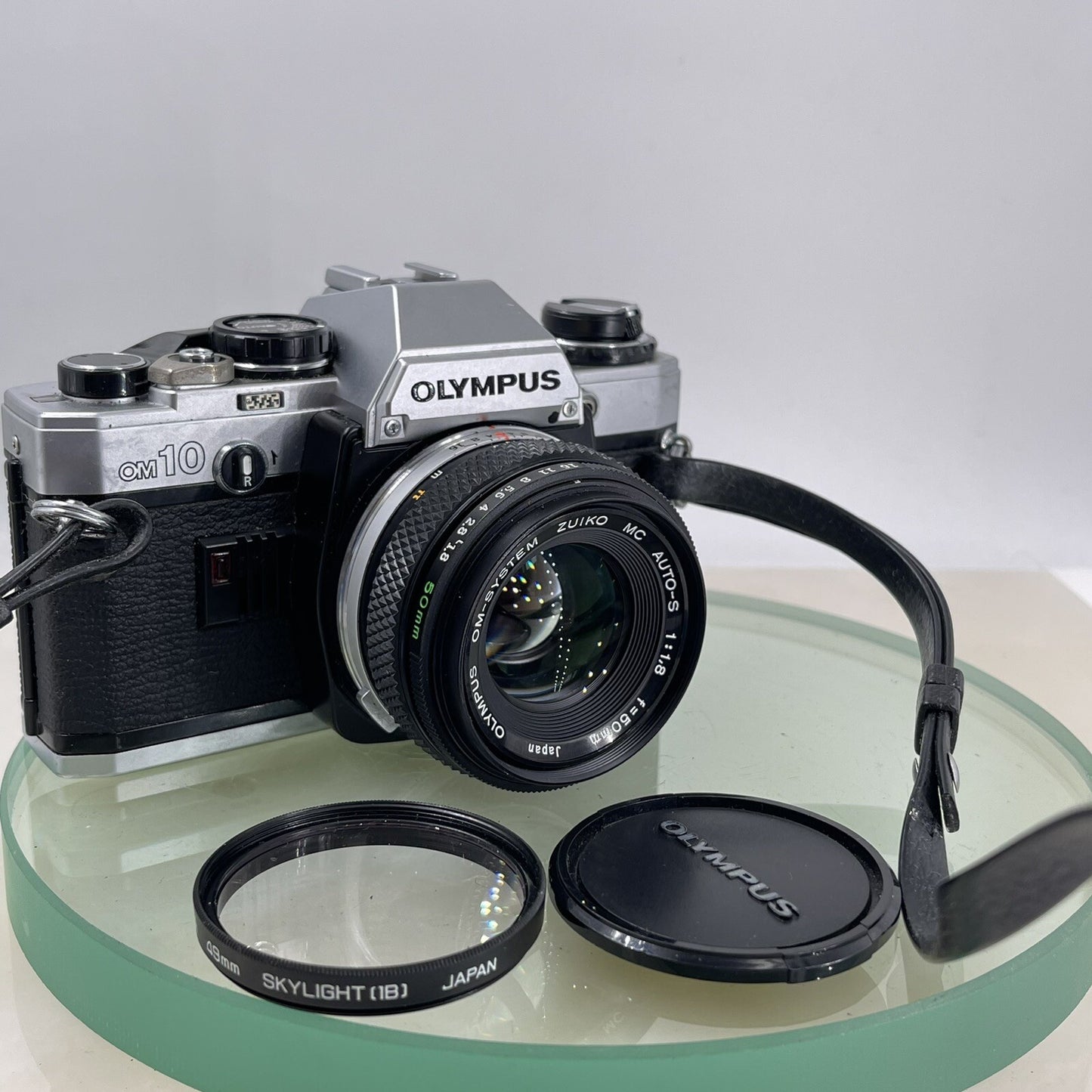 BOXED Olympus OM10 35mm SLR Film Camera with 50mm Lens + Leather Case+T20 FLASH+2