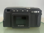 Fujifilm FinePix 2400 Zoom 2.1MP Compact Digital CAMERA+WIRE SILVER TESTED - 1345