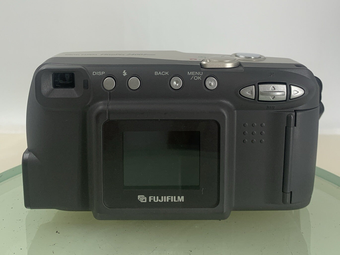Fujifilm FinePix 2400 Zoom 2.1MP Compact Digital CAMERA+WIRE SILVER TESTED - 1345
