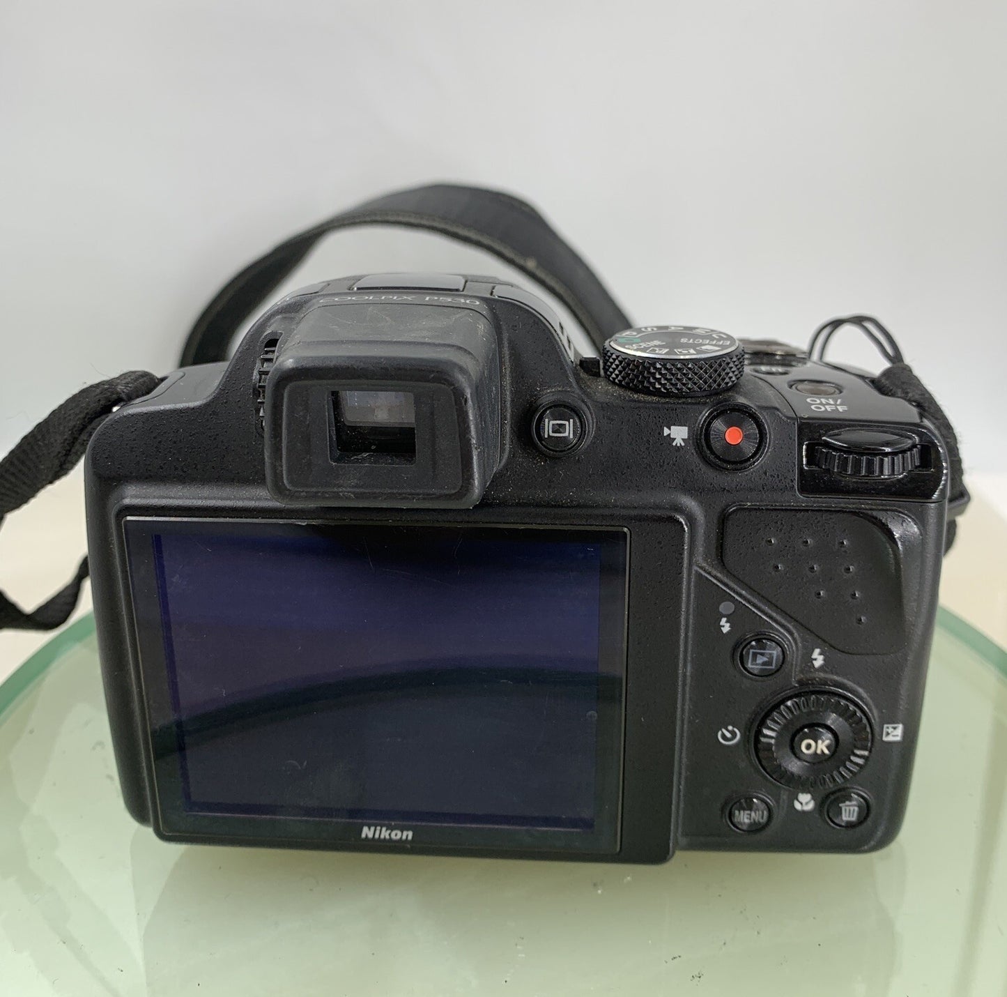 Nikon Coolpix P530 42X ZOOM Camera & CHARGER NO CARD, BLACK COLOR - TESTED - 3583