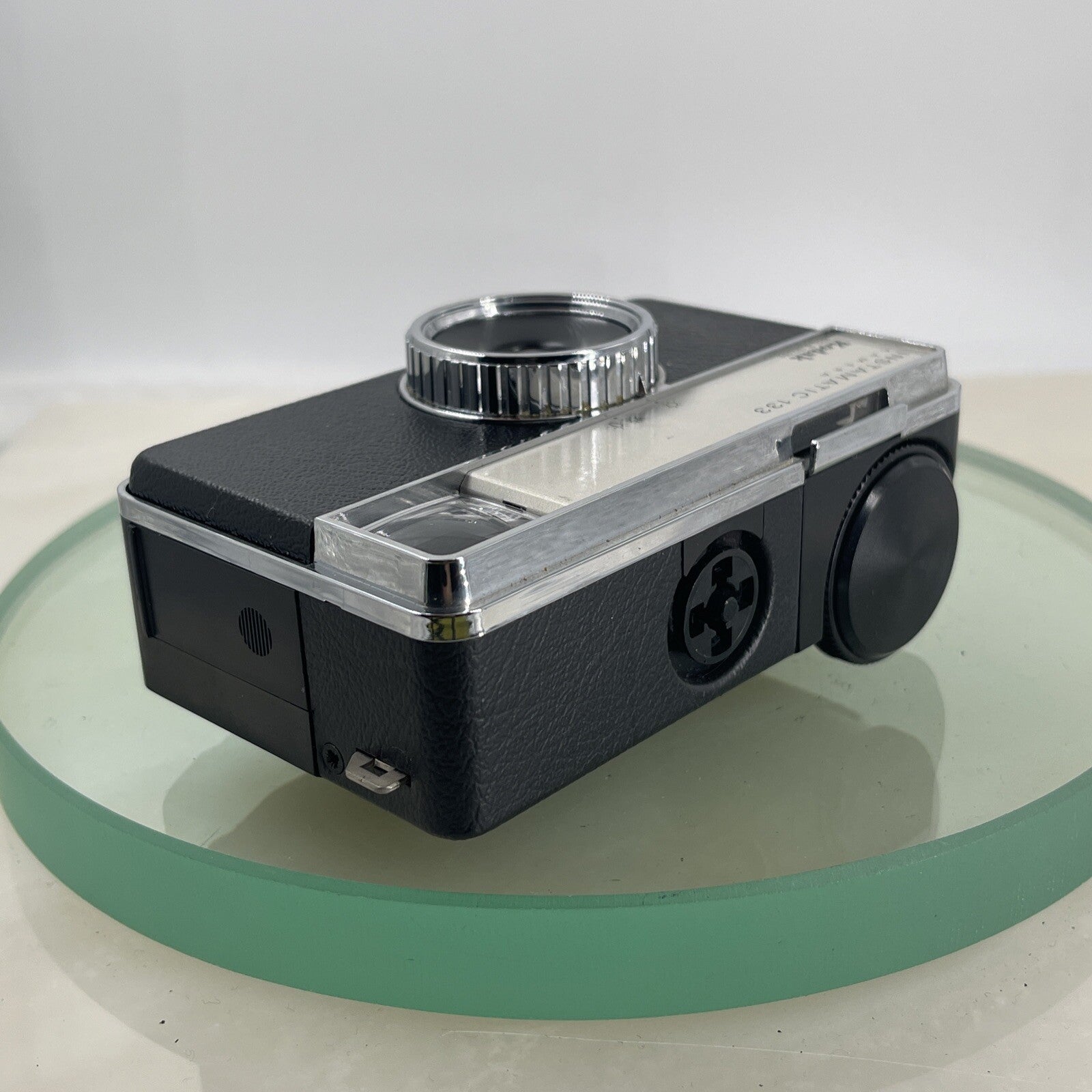 Kodak Instamatic 133 Camera With Leather Case - Very Good Condition #6947