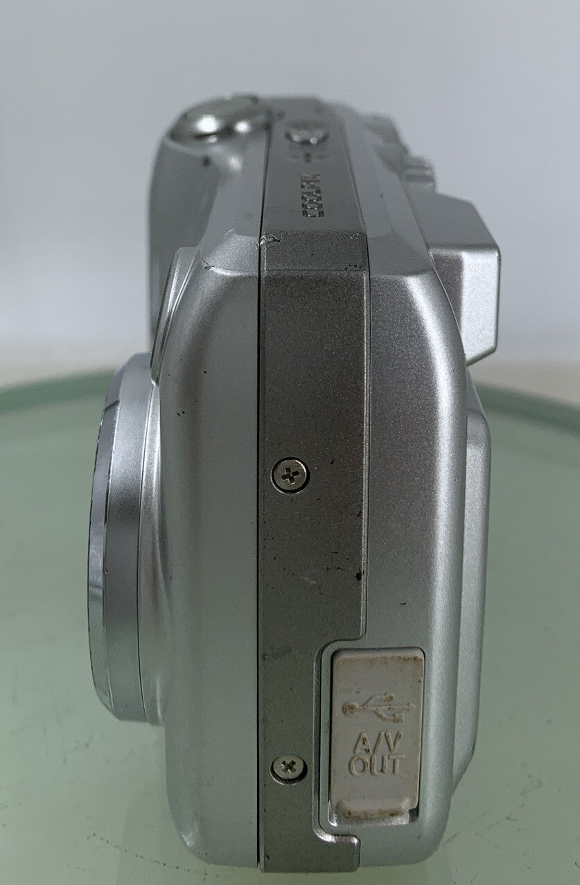 Nikon Coolpix 3200 Digital Camera SILVER WITH  NO CARD NO CHARGER TESTED - 5673